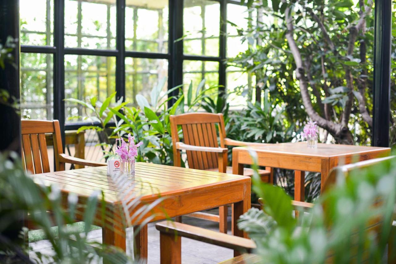 Grand Howard Hotel Банкок Екстериор снимка