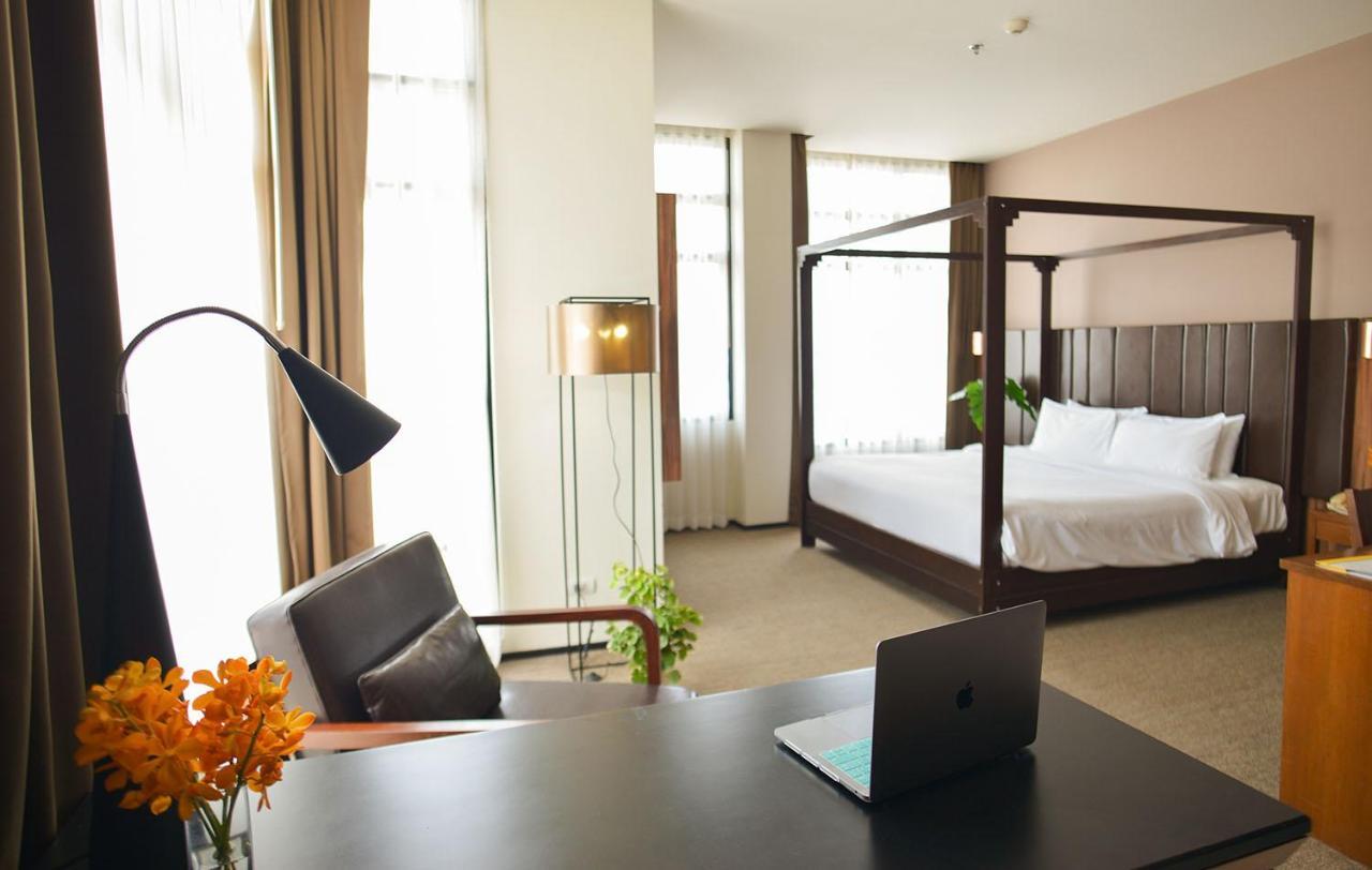 Grand Howard Hotel Банкок Екстериор снимка