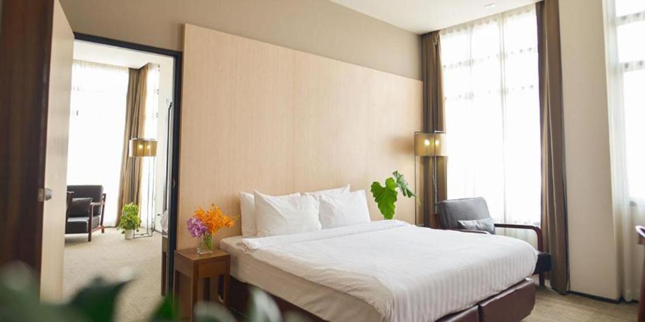 Grand Howard Hotel Банкок Екстериор снимка