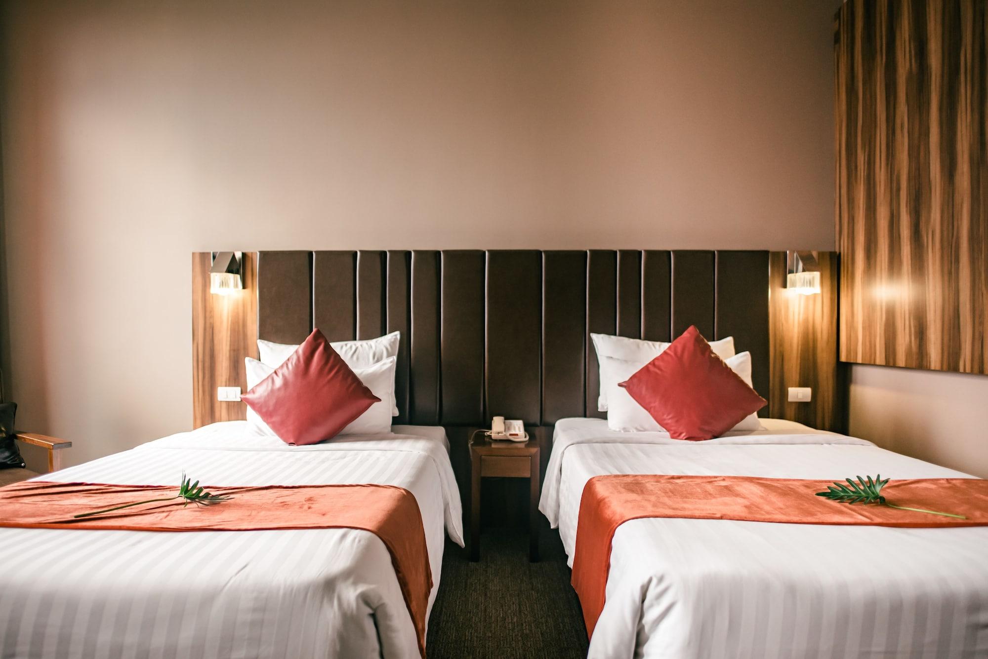 Grand Howard Hotel Банкок Екстериор снимка