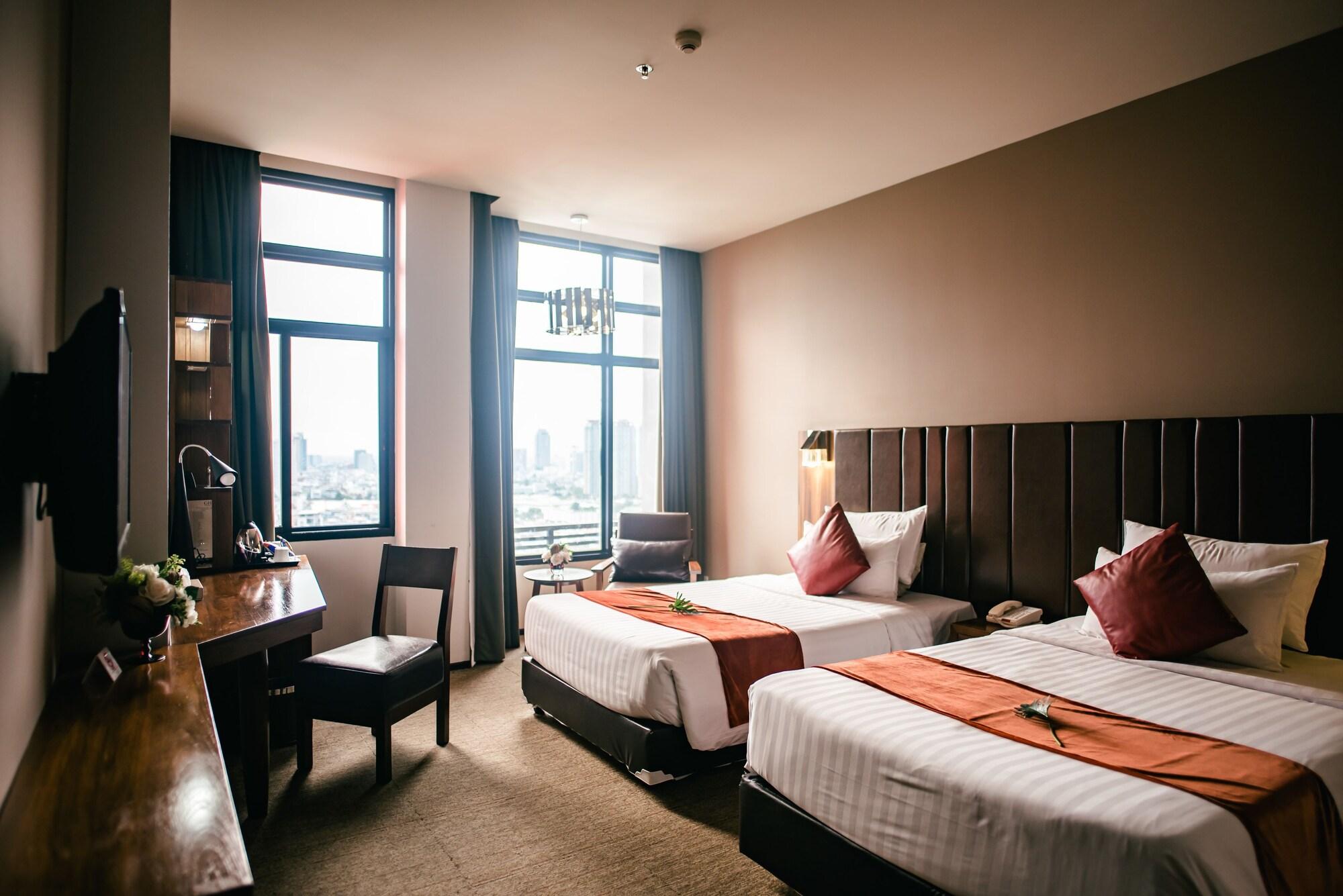 Grand Howard Hotel Банкок Екстериор снимка