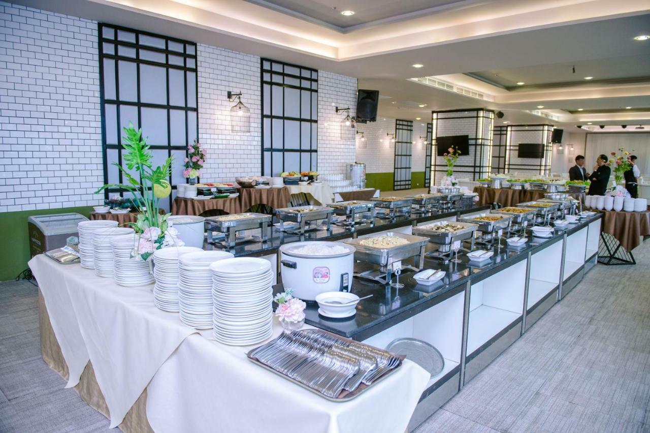 Grand Howard Hotel Банкок Екстериор снимка